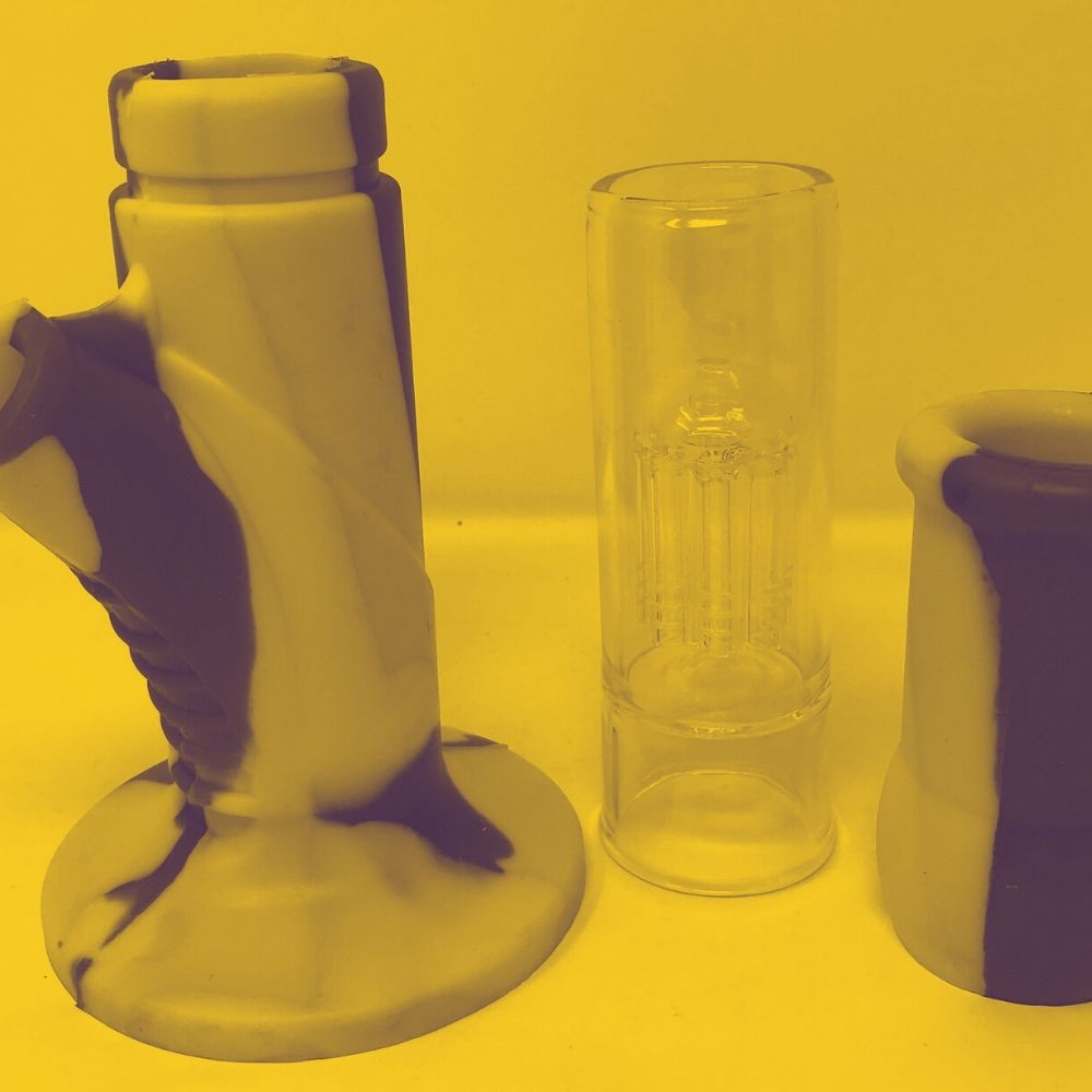 Silicone Bong vs Glass Bong – Pipe Comparison